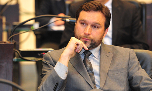 Alep aprova lei de Pauliki que institui Dia das Empresas Júnior do Paraná